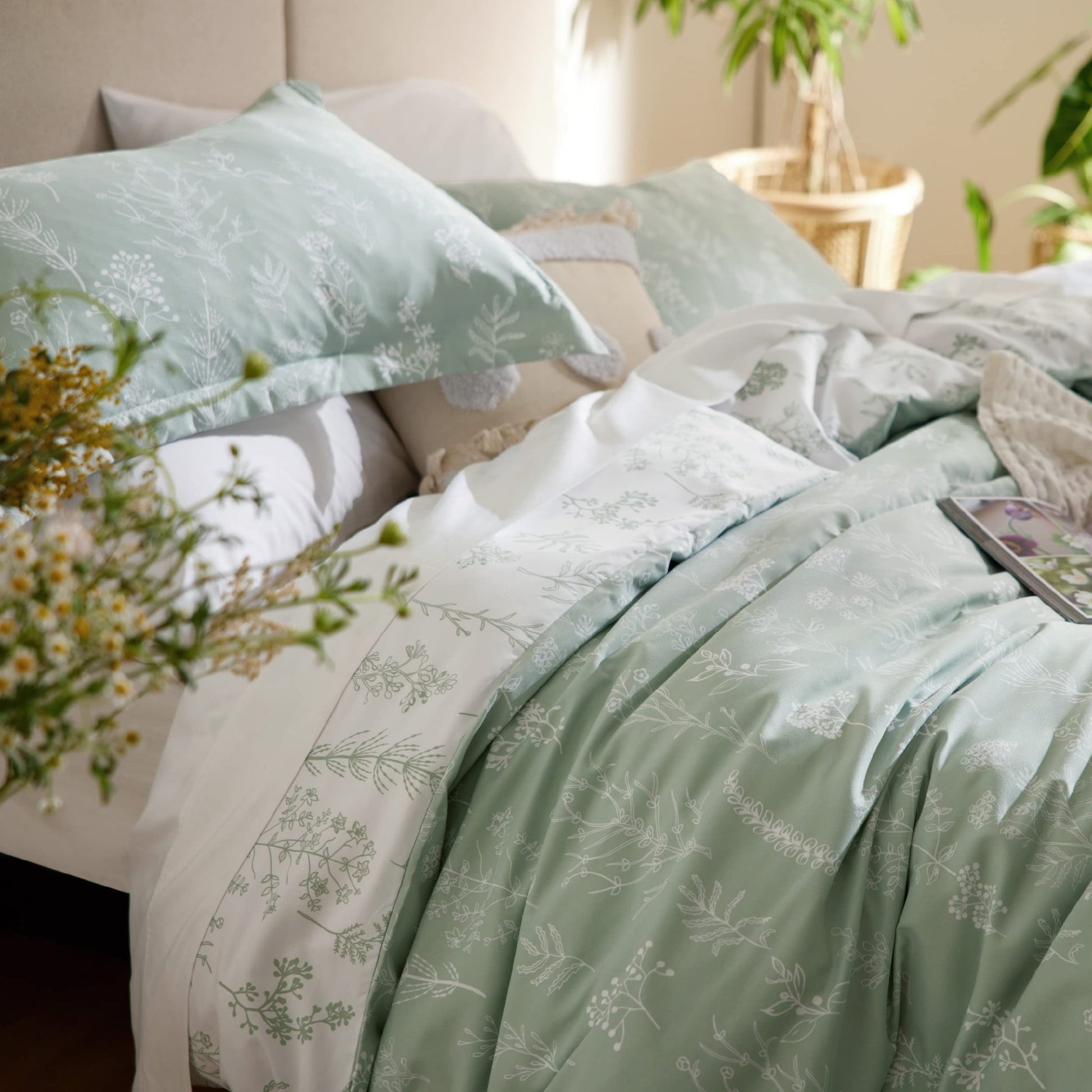 Bedsure Queen Comforter Set - Sage Green Bed Set, 3 Pieces Cute Floral Bedding, 1 Soft Reversible Botanical Flowers Comforter and 2 Pillow Shams - The One Stop Deals