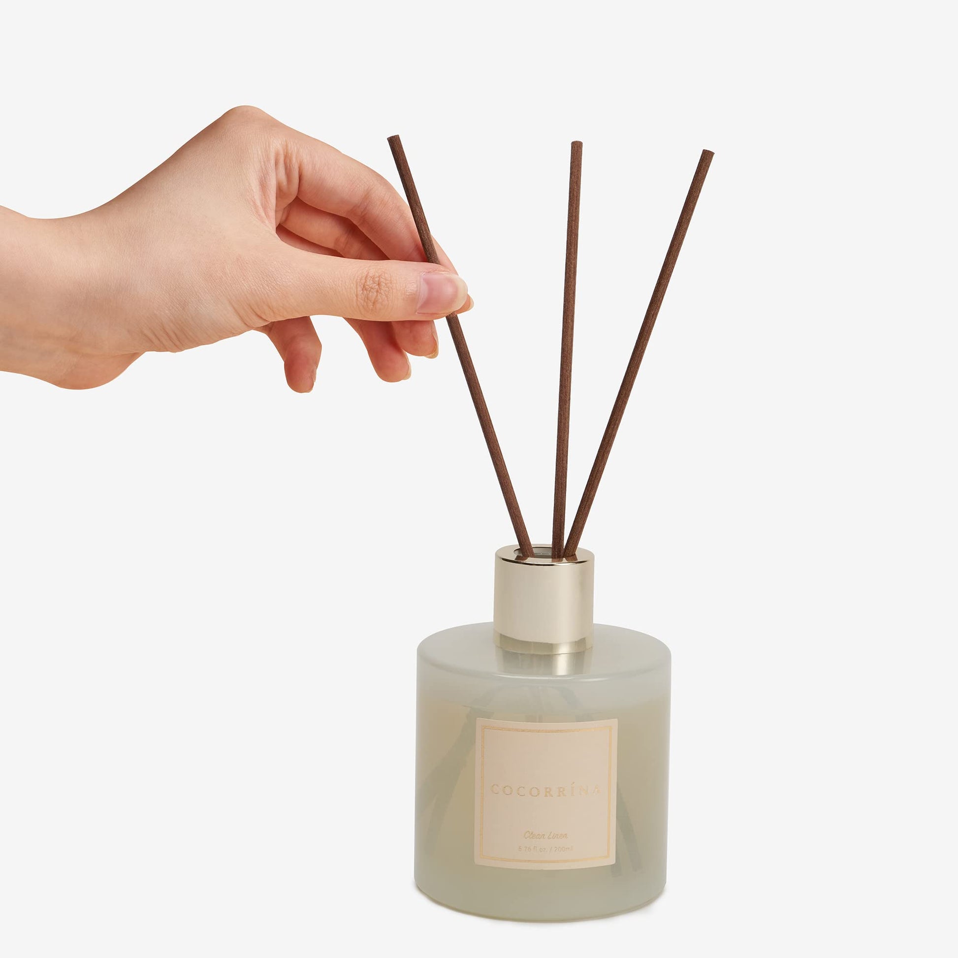 COCORRÍNA Reed Diffuser Set, 6.7 oz Clean Linen Scented Diffuser with Sticks Home Fragrance Reed Diffuser for Bathroom Shelf Decor - The One Stop Deals