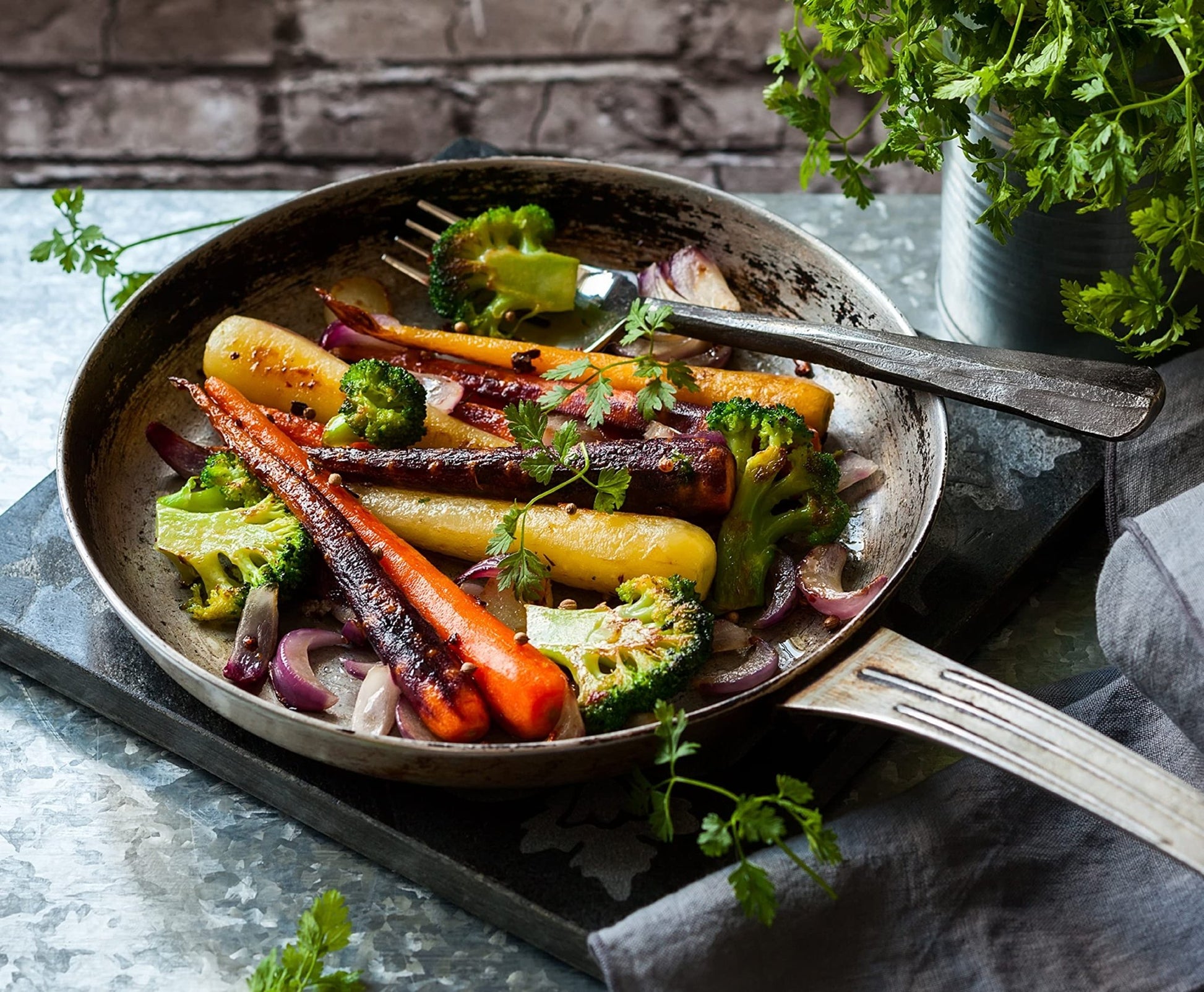 Rainbow Carrot Seeds for Planting Heirloom Packets 750 Seeds – Plant & Grow Rainbow Carrots in Home Outdoor Garden, Great Gardening Gift – 1 Packet - The One Stop Deals